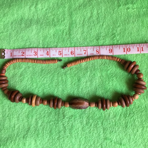 Wood necklace - Picture 6 of 8